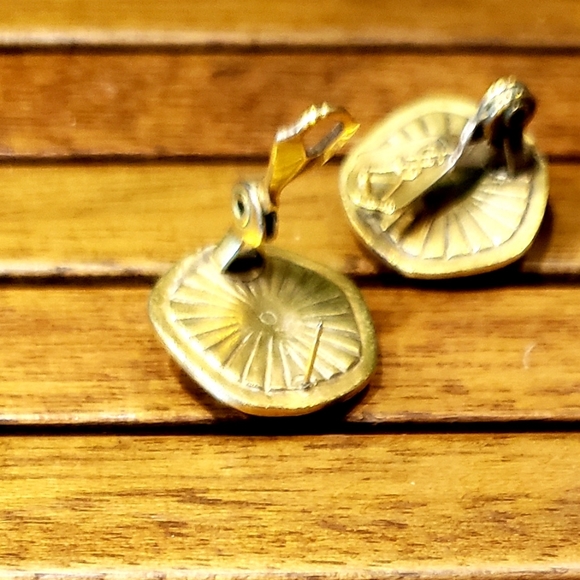 VTG YSL Designer Earrings - Aubergine Gripoix Glass / Gold Tone - EVC - Picture 6 of 11